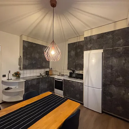 Stylish And Cozy Huoneisto